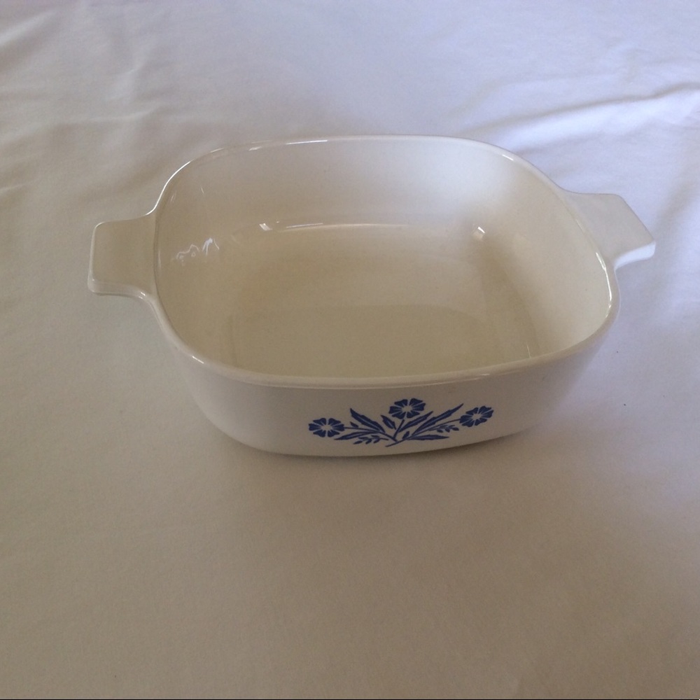 Vintage Corning Ware Cornflower dish 1 qt 1960’s